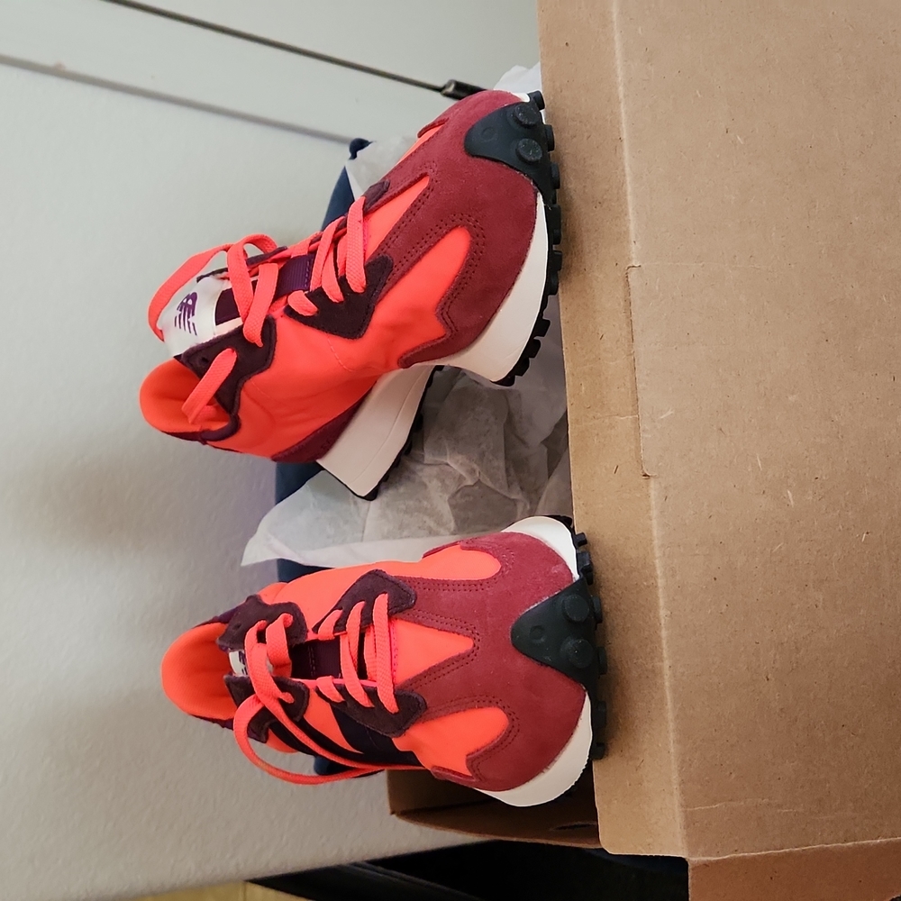 New Balance 327
